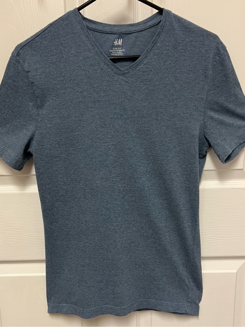 H&M Men's Slim Fit V-Neck T-Shirt Blue Stripe